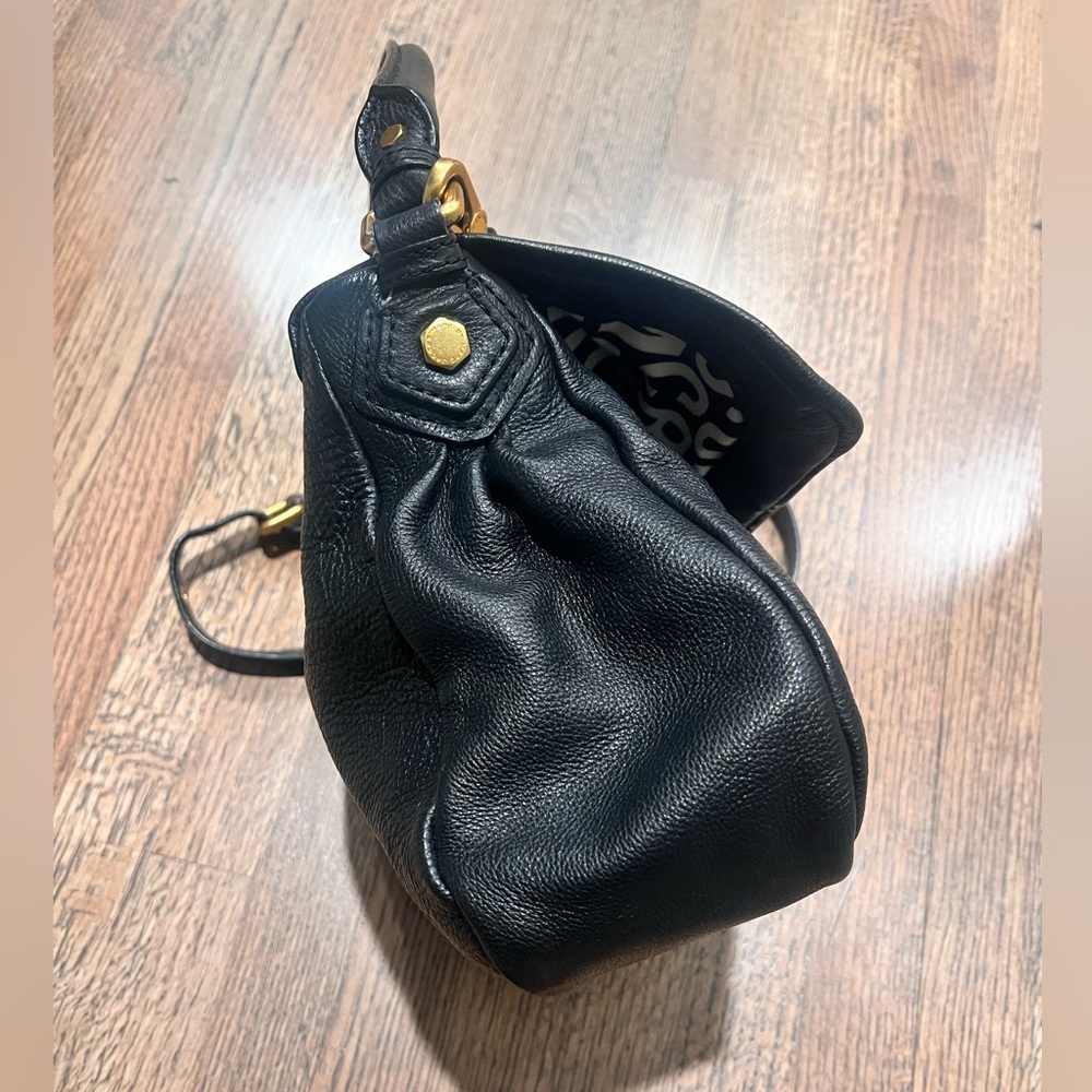 Marc by Marc Jacobs Black Classic Q Pebbled Leather Ukita Crossbody Flap Bag - Picture 5 of 11